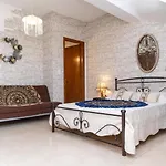 Maury Down Town Appartement Naxos City