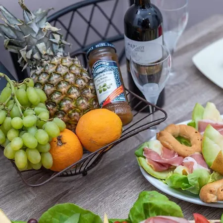 Maury Down Town Apartmán Naxos City