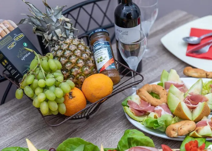 Maury Down Town Daire Naxos City